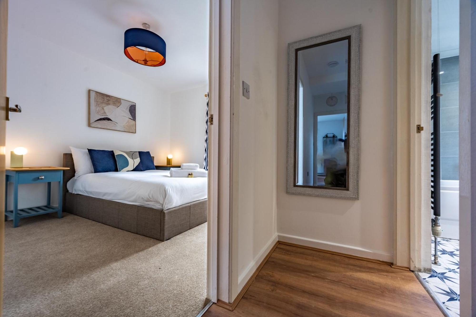Апартаменты Swift Host Golden Triangle 2 Bed With Parking Норвич Экстерьер фото