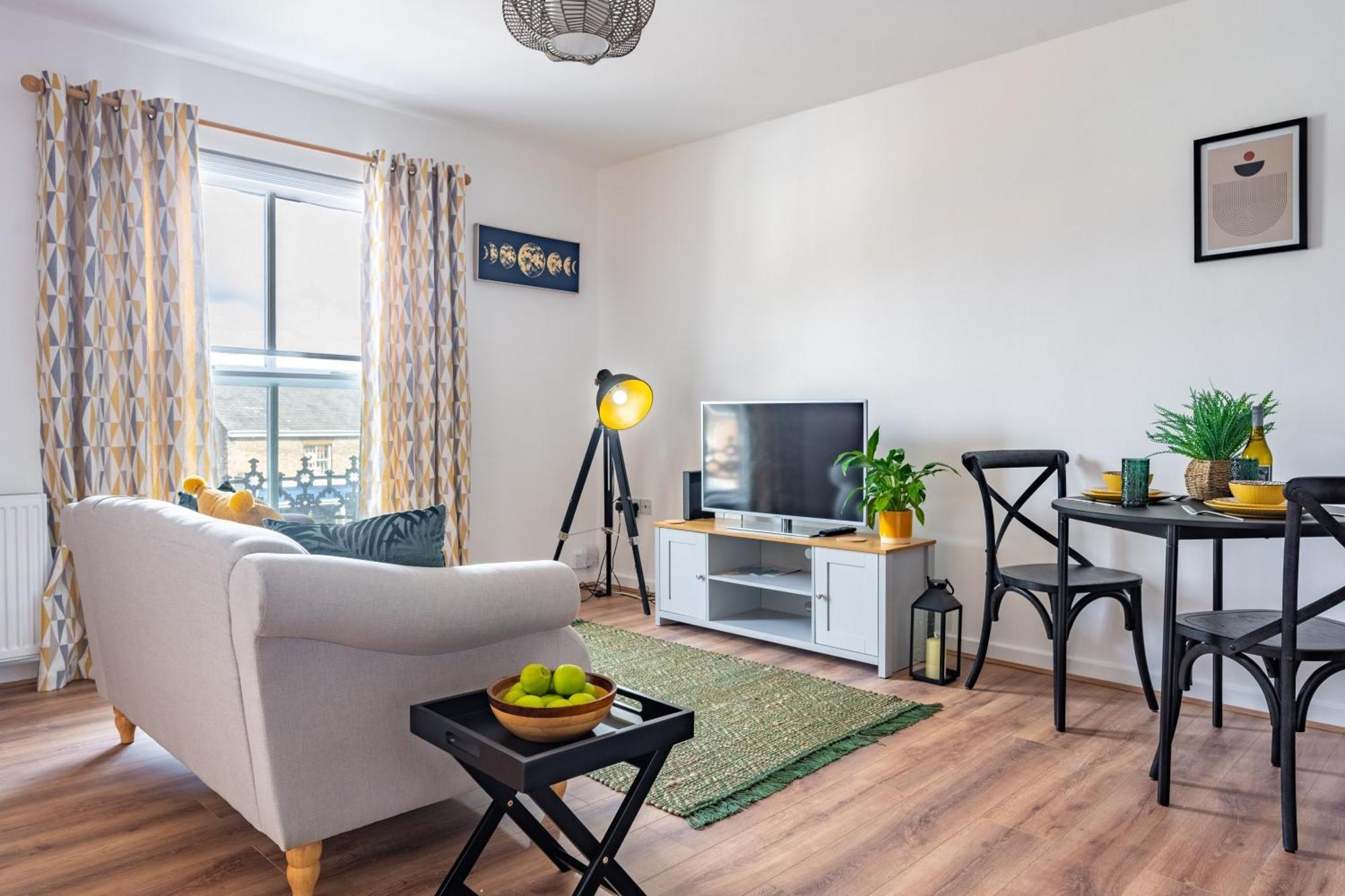 Апартаменты Swift Host Golden Triangle 2 Bed With Parking Норвич Экстерьер фото